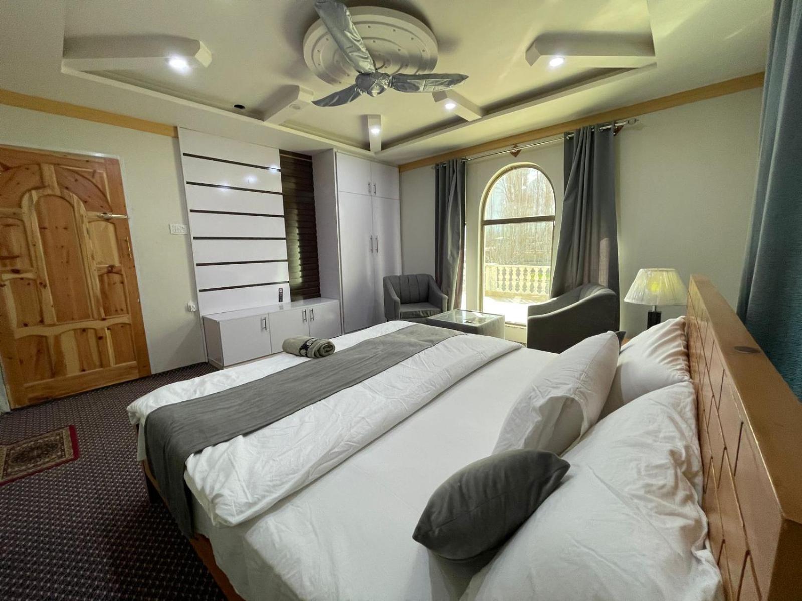 Skardu Saraye Hotel & Resort Екстер'єр фото